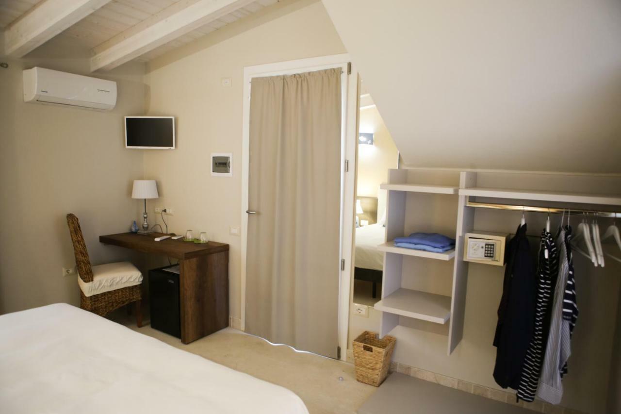 Avion B&B Elmas Buitenkant foto